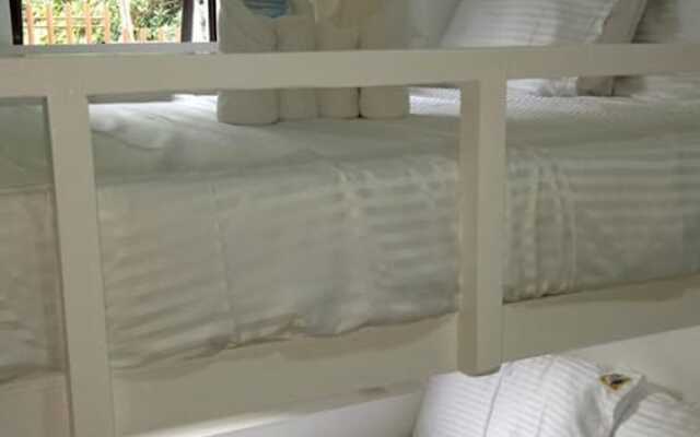 OYO 692 Layang Layang Home