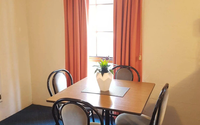 Alanvale Apartments & Motor Inn