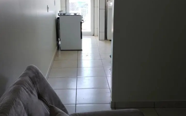 Apt encantador c/ varanda próximo ao aeroporto Jk.