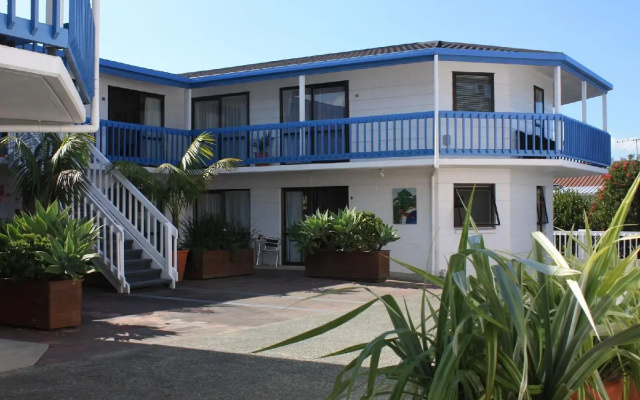 Snells Beach Motel
