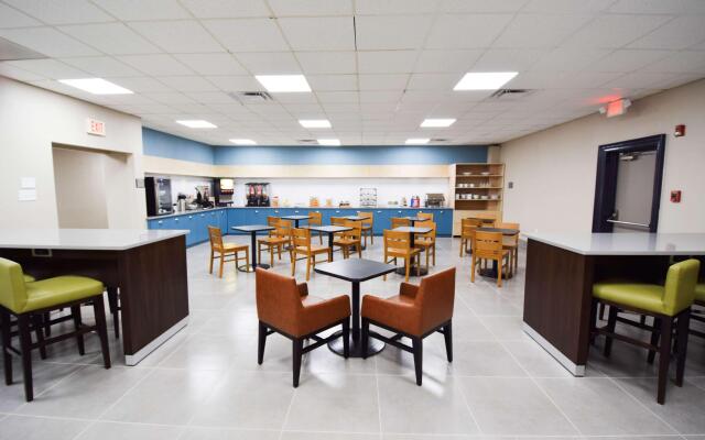 Country Inn & Suites by Radisson, North Little Rock, AR