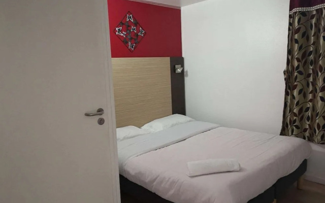 Kyriad Direct Claye Souilly