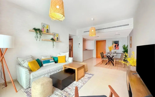 Spectacular 1BR Community View