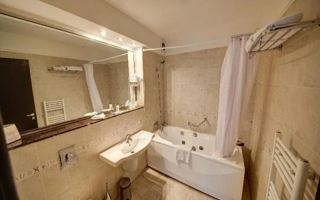 Atrium Hotel Ateneu City Center