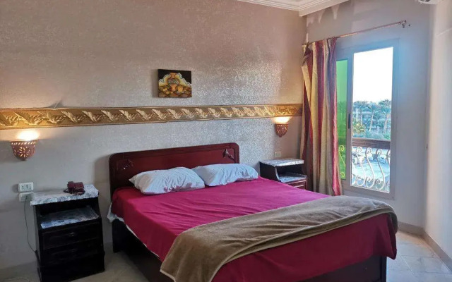 Golden Rose Hotel