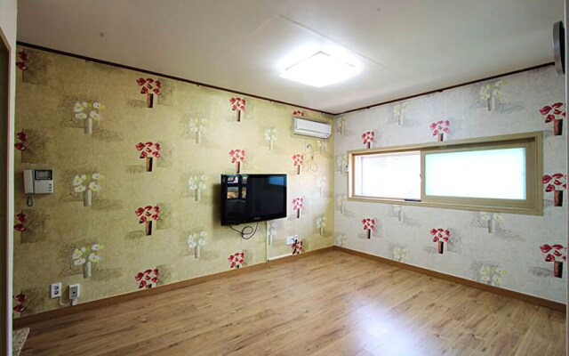 Yeongdeok Songa Pension