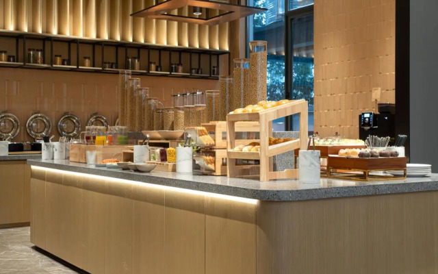 Home Inn Plus Shanghai Wujiaochang