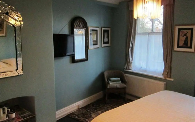 Fitz Guest House