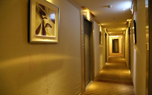 New California Hotel