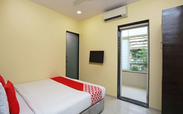 OYO 16703 Hotel The Platinum