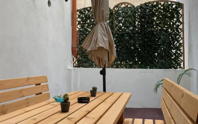 Central apartment w/ fire place - ground floor