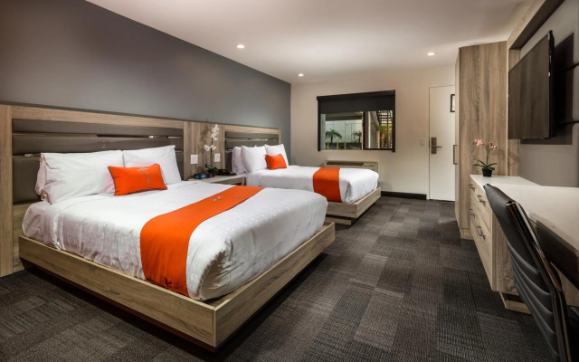 Canoga Hotel at Warner Center