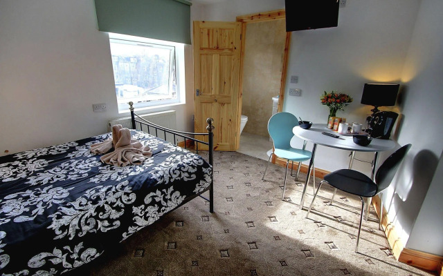 Beaconsfield Hotel