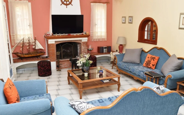 Tzivras Villa & Apartments