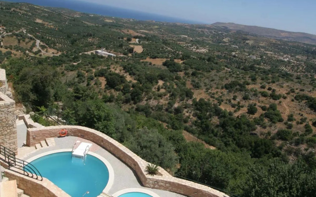 Kastellos Village