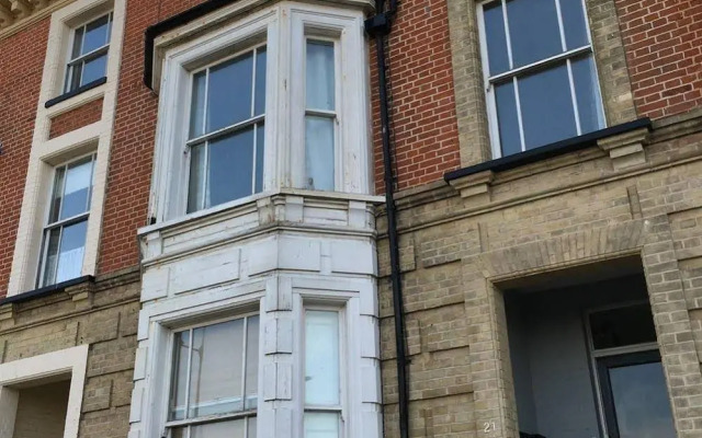 Moray Beachside Apartments