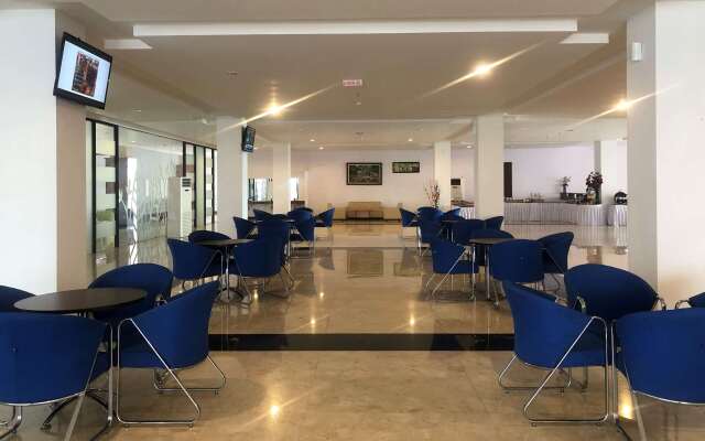 Kyriad Sadurengas Hotel