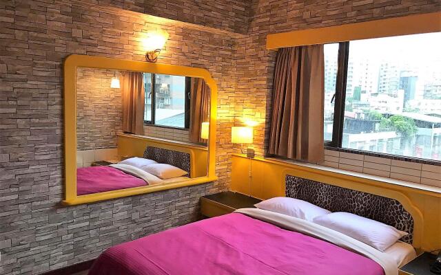 Elegance Hotel