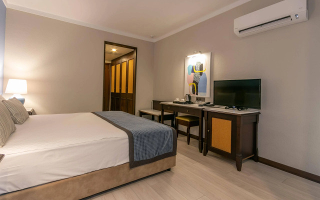 Lara Park Hotel
