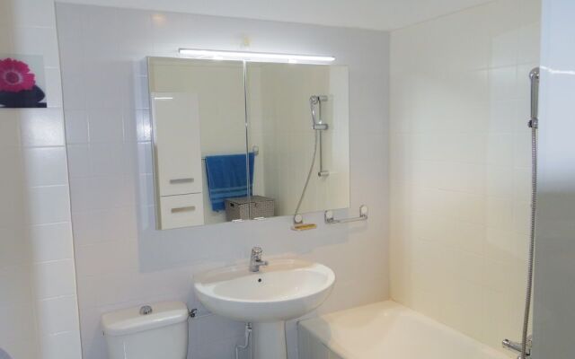 Welcome To Cannes - Rue de Russie