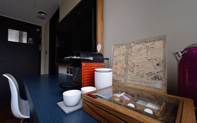 Red Dot Hotel