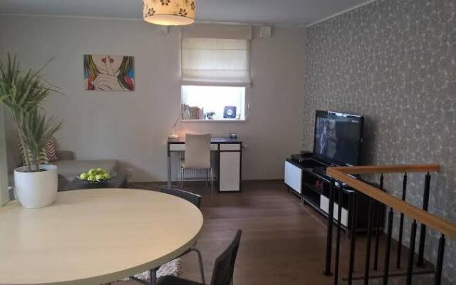 Komeedi Apartment