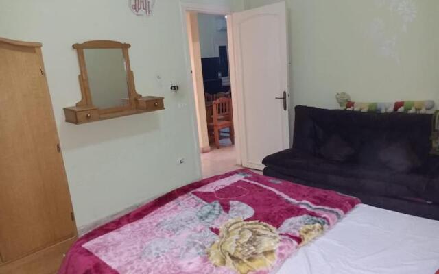 شاليه انيق مع مسبح وشاطئ جميل للعائلات فقط