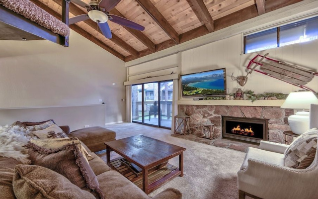 513 Pine Grove