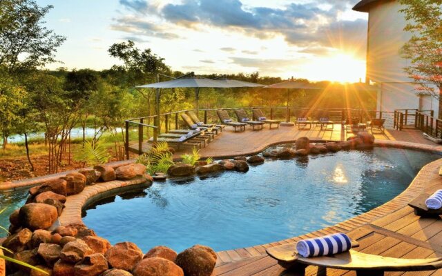 Victoria Falls Safari Club
