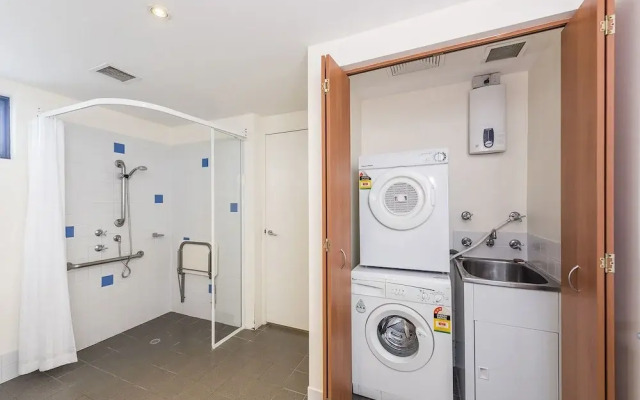 Ascot Quays Apartment 102