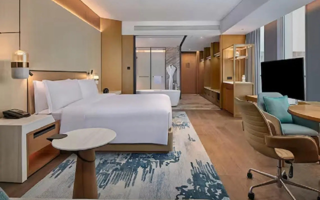 Chongqing Lijia Weilai Hotel, Curio Collection by Hilton
