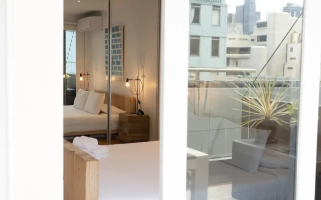 Stylish Modern 3 Bedroom Home in Heart of Melbourne CBD