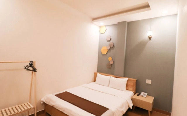 Huong Moc Hotel - Near Dalat Night Market