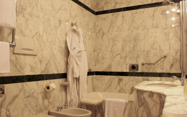 Hotel Avama Prony