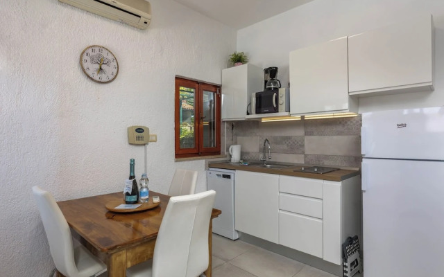 Holiday Home Sladonja - Apartment 02