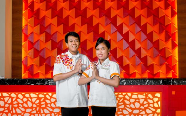 Front One Hotel Purwodadi