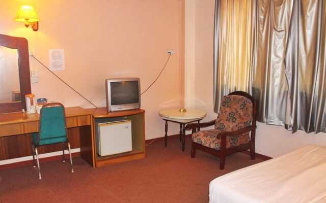 Golden Palms Hotel
