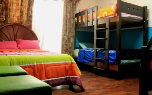 Hostel Acropolis Perú - Bed & Breakfast
