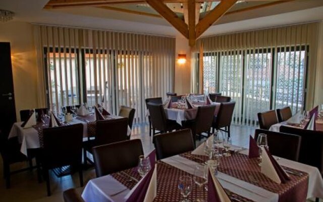 Simbad Hotel Restaurant & Bar