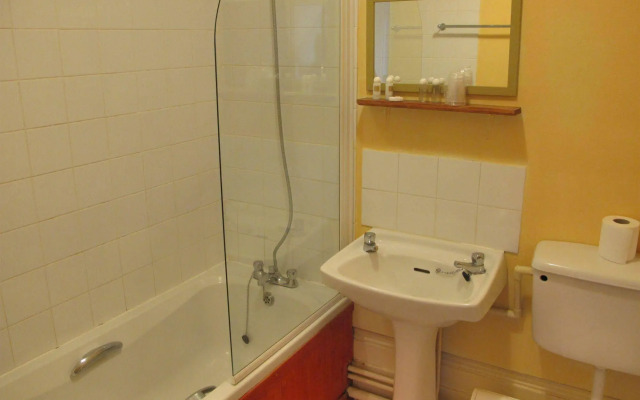 OYO The Southcliff Hotel