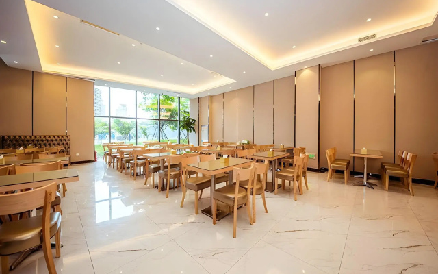 Vienna International Hotel (Wuhan Workers' Culture Palace Jiyuqiao Metro Station)