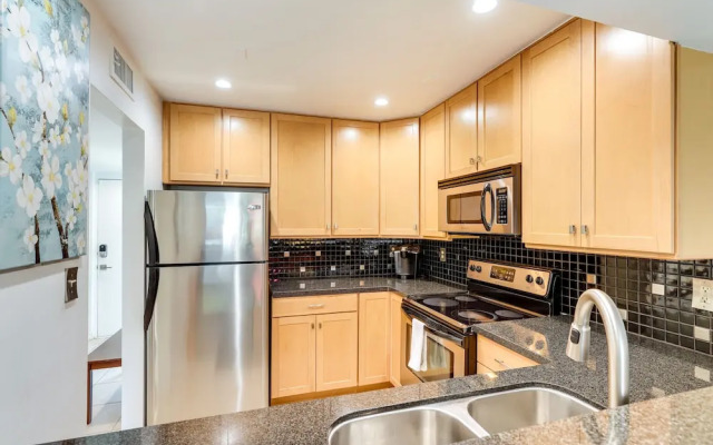 Scottsdale Townhome: Furnished Patio & Pool Access