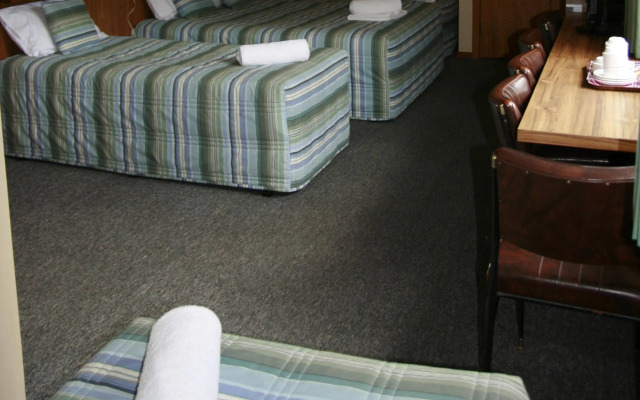Calder Family Motel
