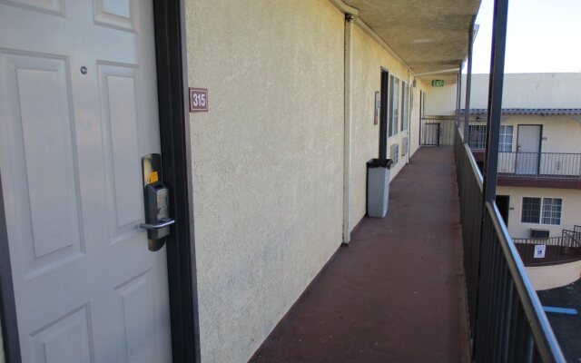 Deluxe Inn Hawthorne