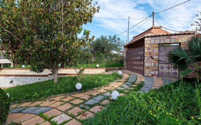 Enchanting Villa in Chalcis with Terrace