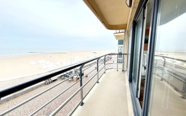 Apartment in Wenduine With Stunning Sea Views