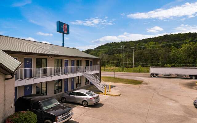 Motel 6 Attalla, AL