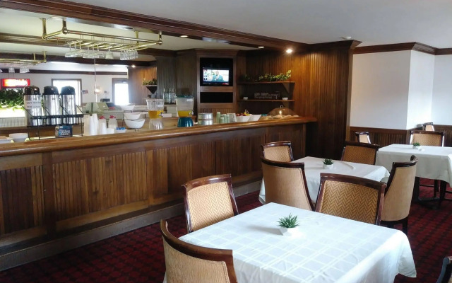 Bellevue Hotel & Suites