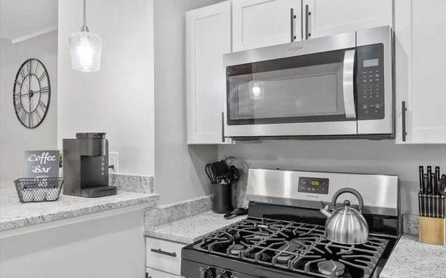 Charm City Homestay In Washington Village