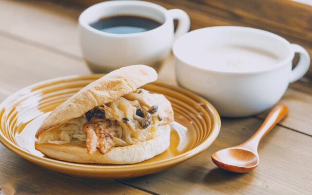 Mezamashi Sandwich - Hostel